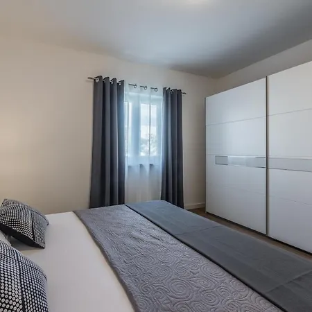 Bajlo With Three Bedrooms ヴィラ *