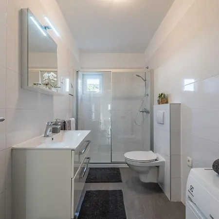 Bajlo With Three Bedrooms ヴィラ ザダル