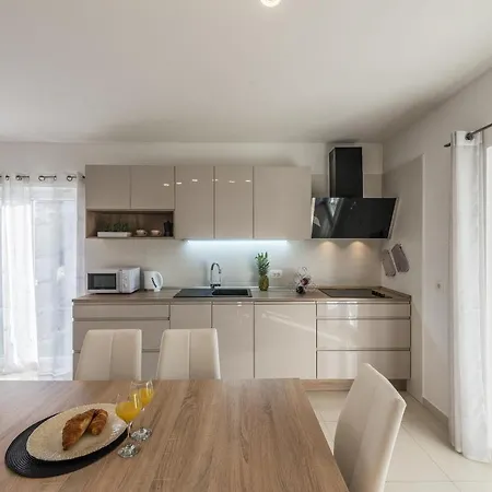 ヴィラ Bajlo With Three Bedrooms
