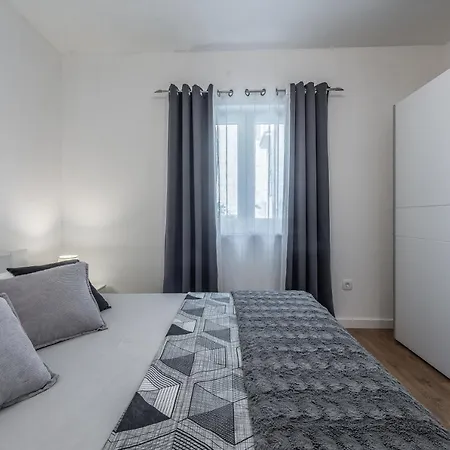 Bajlo With Three Bedrooms ヴィラ *