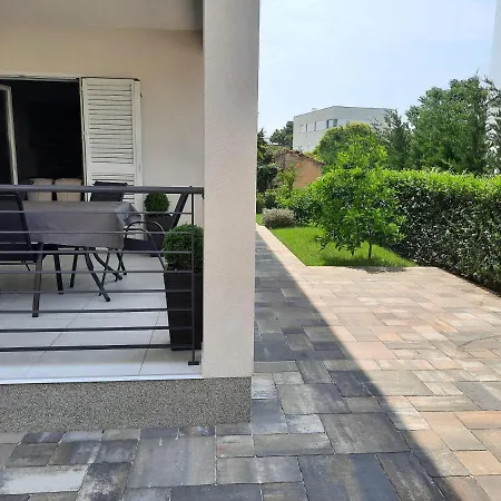 Villa Bajlo With Three Bedrooms Zadar