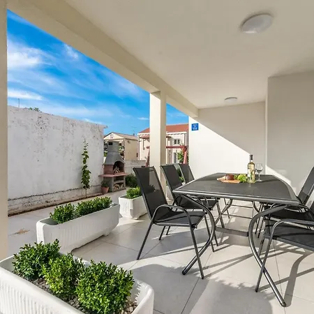 Bajlo With Three Bedrooms * Zadar