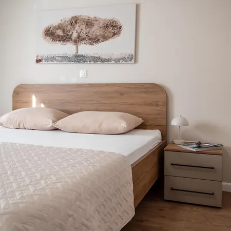 Bajlo With Three Bedrooms Villa Zara