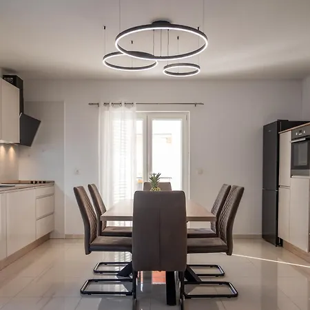 Bajlo With Three Bedrooms Zara
