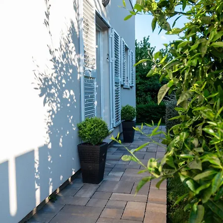 Bajlo With Three Bedrooms Villa Zara