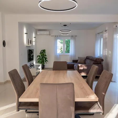 Bajlo With Three Bedrooms *