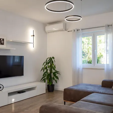 Bajlo With Three Bedrooms