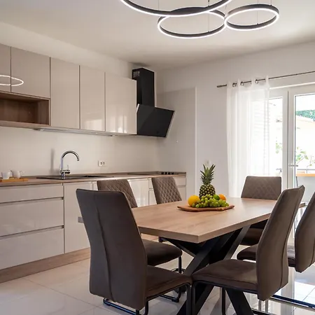 Bajlo With Three Bedrooms Zara