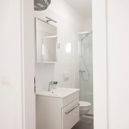 Villa Bajlo With Three Bedrooms Zara