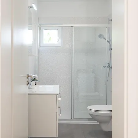 Bajlo With Three Bedrooms Villa Zara