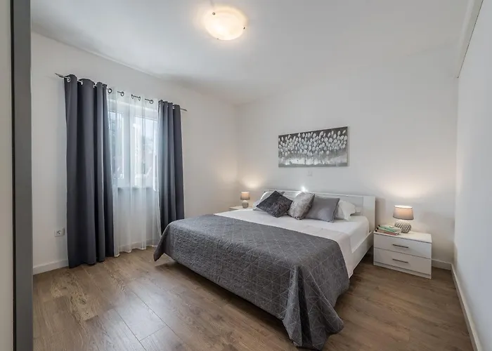 Bajlo With Three Bedrooms Vila Zadar