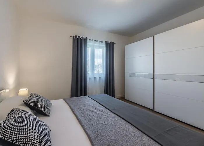 Bajlo With Three Bedrooms Vila *