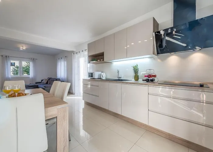 Bajlo With Three Bedrooms