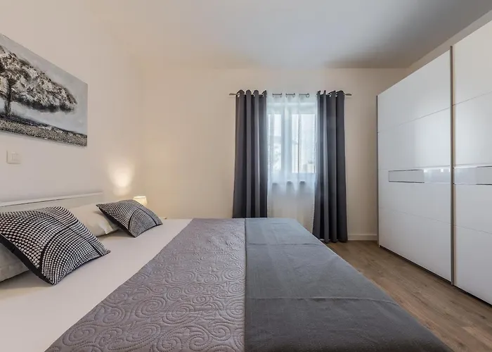 Bajlo With Three Bedrooms *