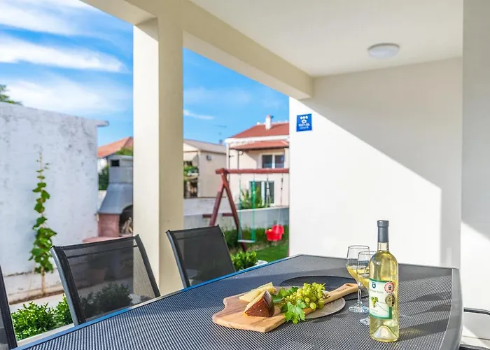 Bajlo With Three Bedrooms Vila *