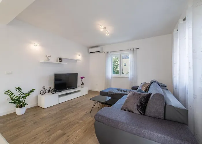 Bajlo With Three Bedrooms