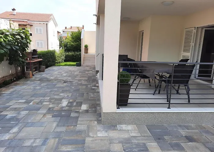 Bajlo With Three Bedrooms Vila