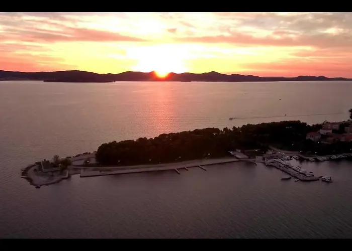 Bajlo With Three Bedrooms *